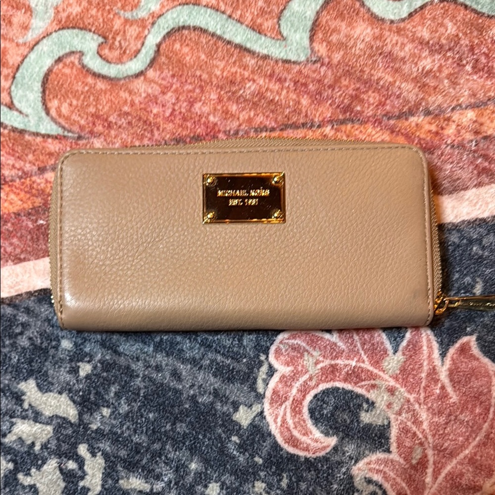 Michael Kors Tan Leather Wallet Classic Design